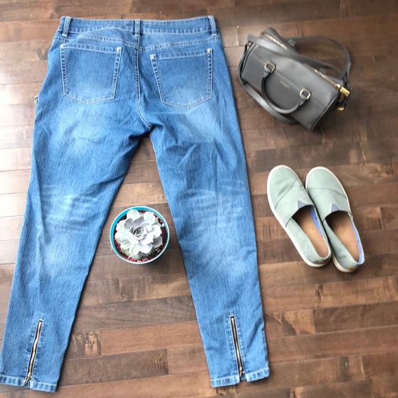 WHBM Light Wash Skinny Ankle Zip Jeans Size 8 - Picture 7 of 14